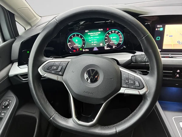 VOLKSWAGEN Golf VIII (2021) — foto 11 van 24