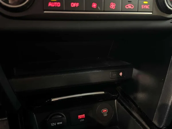 Kia Ceed SW (2023) — foto 8 van 17