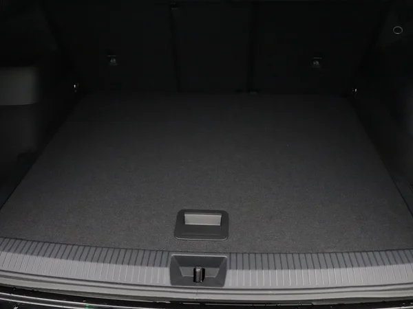 VOLKSWAGEN Tiguan (2025) — foto 2 van 15