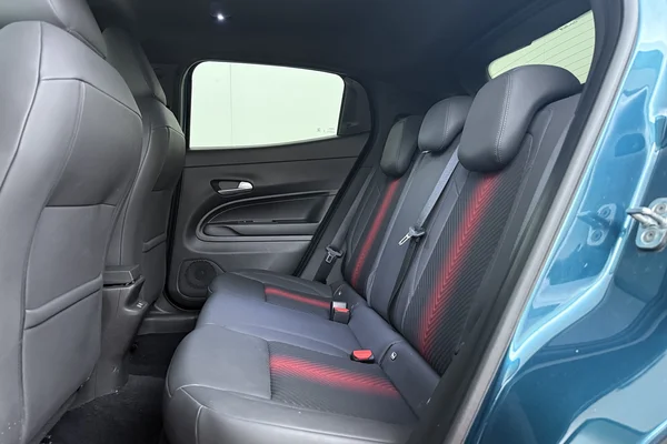 Alfa Romeo Junior (2025) — foto 16 van 17