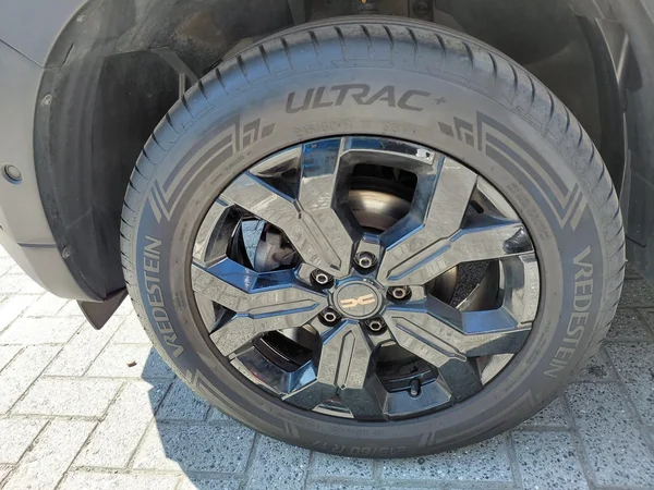 Dacia Duster (2024) — foto 8 van 18
