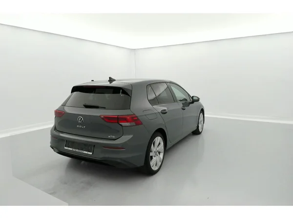 VOLKSWAGEN Golf VIII (2021) — foto 32 van 36