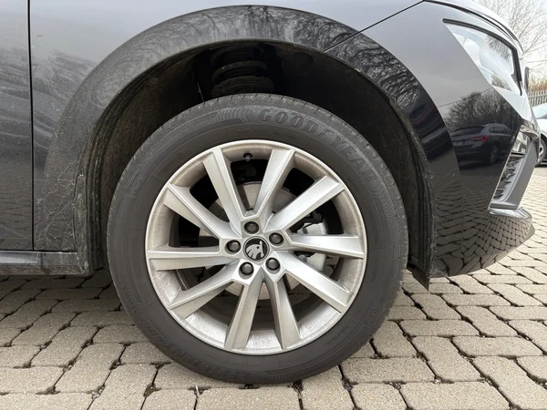 SKODA Kamiq (2026) — foto 16 van 23
