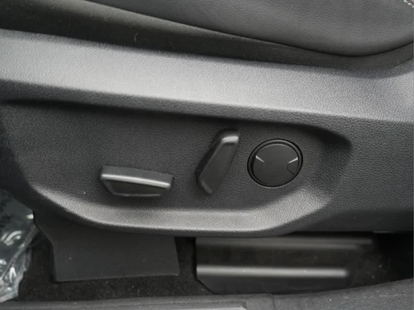 VOLKSWAGEN Amarok Double Cab Dsl (2024) — foto 2 van 28
