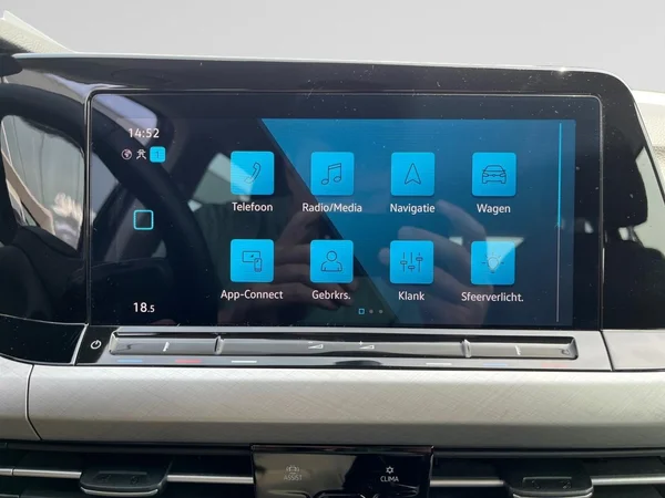 VOLKSWAGEN Golf VIII SW (2021) — foto 3 van 22