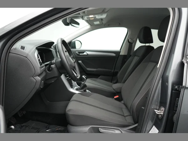 VOLKSWAGEN T-Roc (2023) — foto 2 van 28