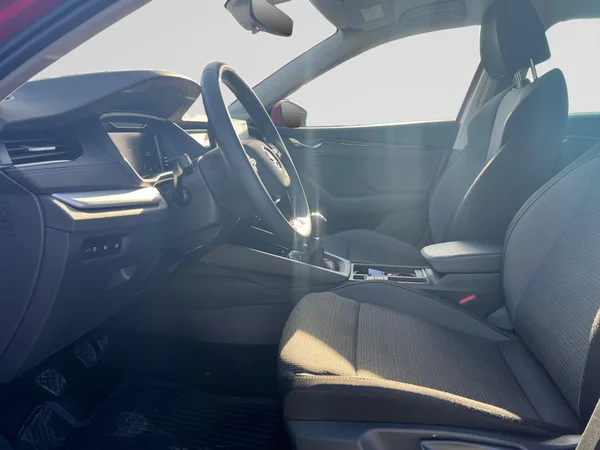 SKODA Octavia Combi (2024) — foto 13 van 17