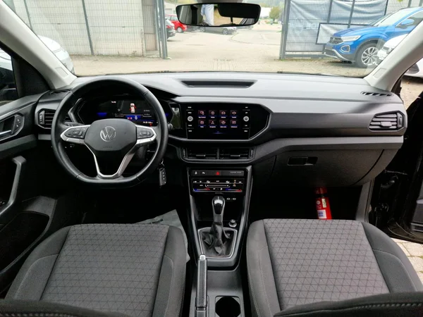 VOLKSWAGEN T-Cross (2024) — foto 2 van 25