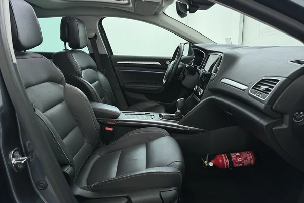 Renault Megane SW Phase II E-TECH (PHEV) (2021) — foto 22 van 24