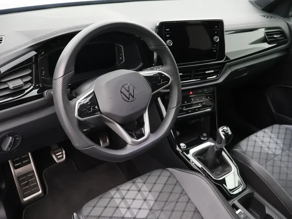 Volkswagen T-Roc (2023) — foto 2 van 26