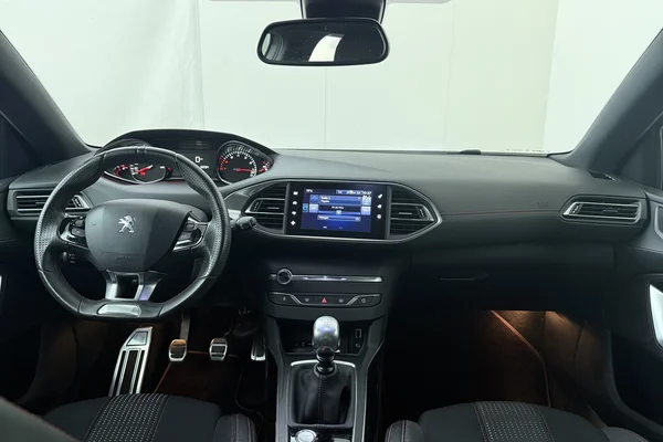 Peugeot 308 (2016) — foto 22 van 22