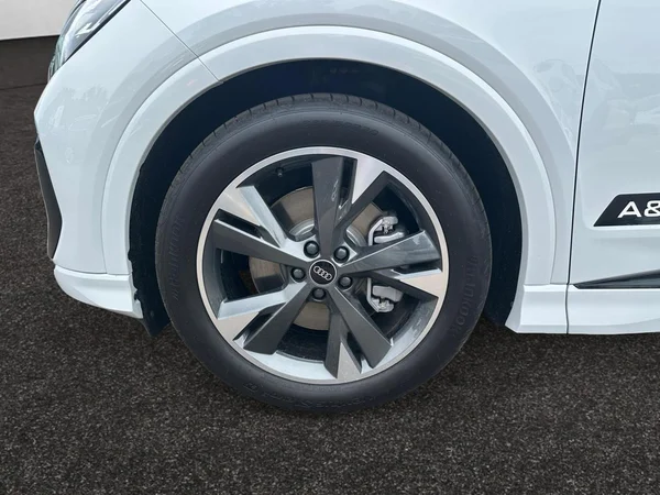 AUDI Q4 Sportback e-tron (2026) — foto 7 van 15