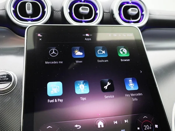 Mercedes-Benz GLC (2024) — foto 19 van 55