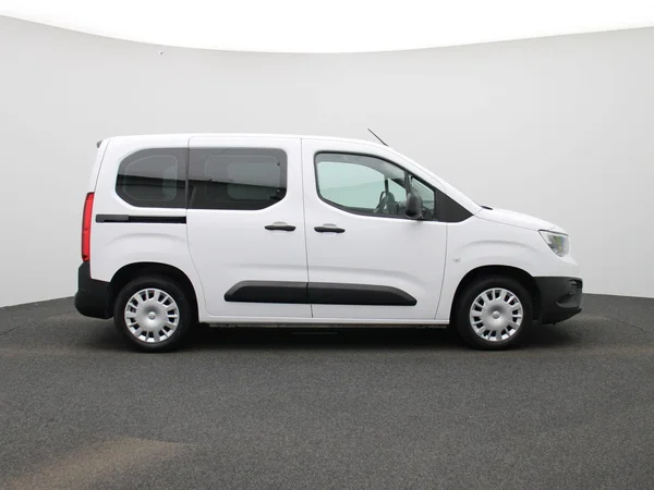 Opel Combo Life (2022) — foto 29 van 32