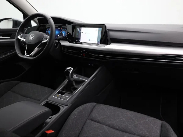 VOLKSWAGEN Golf VIII SW (2024) — foto 13 van 19