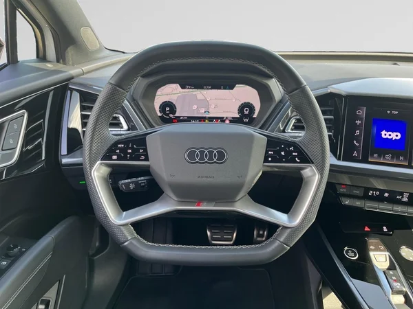 AUDI Q4 e-tron (2024) — foto 2 van 22