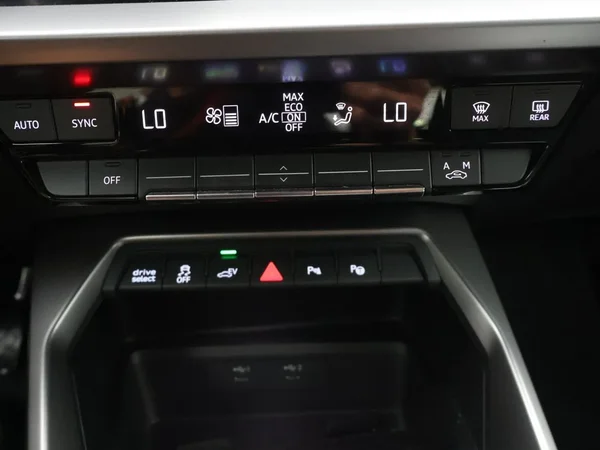 Audi A3 (2024) — foto 4 van 25