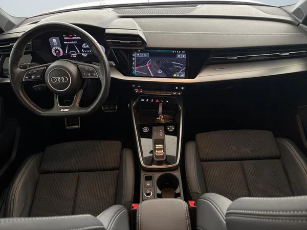 AUDI A3 Sedan (2023) — foto 4 van 30