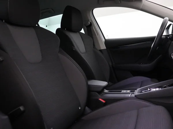 SKODA Octavia Combi (2024) — foto 16 van 17