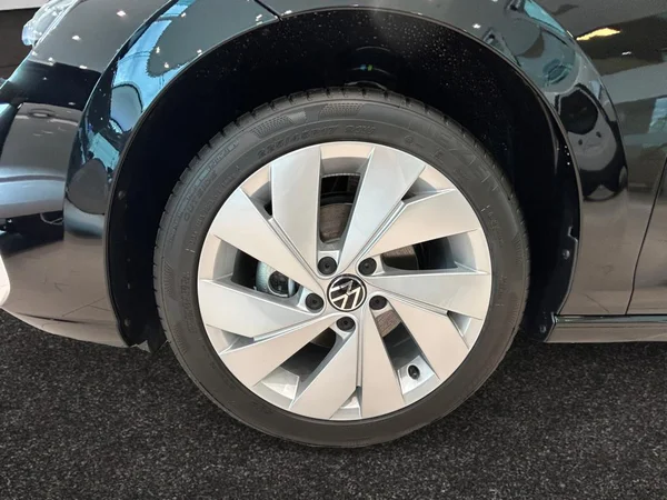 VOLKSWAGEN Golf VII SW (2025) — foto 3 van 7