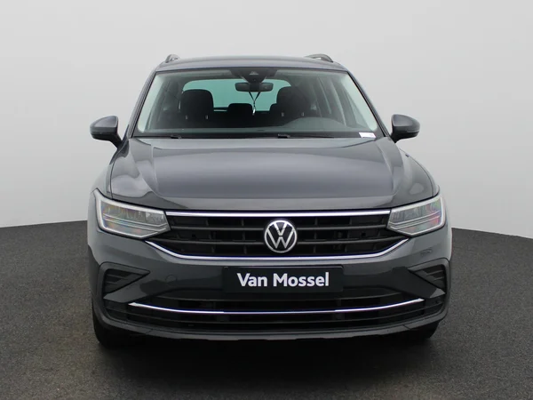 Volkswagen Tiguan (2021) — foto 23 van 43