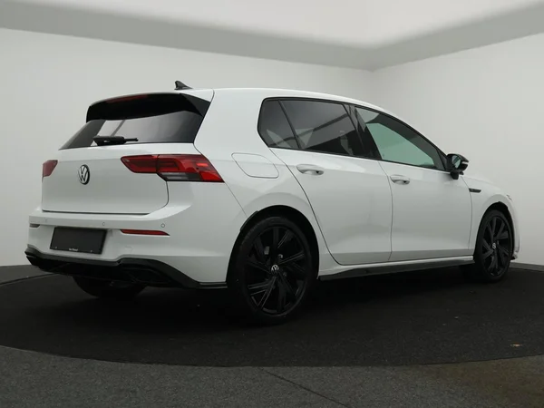 VOLKSWAGEN Golf VIII (2024) — foto 18 van 22