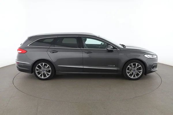 Ford Mondeo (2019) — foto 13 van 16