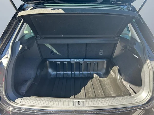 VOLKSWAGEN Tiguan (2023) — foto 24 van 31