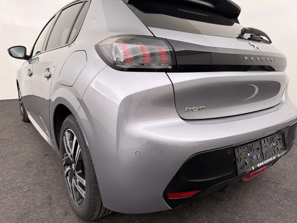 PEUGEOT 208 (2022) — foto 17 van 24