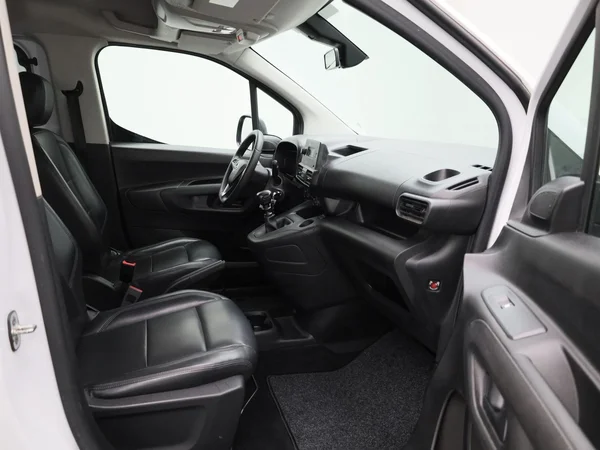 Opel Combo Life (2022) — foto 20 van 35