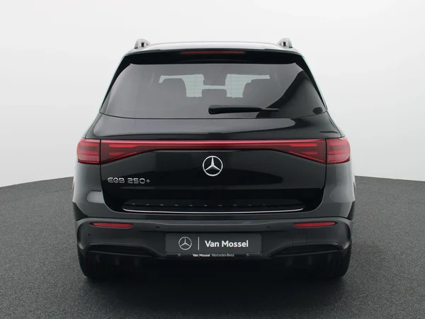 Mercedes-Benz EQB (2025) — foto 24 van 28
