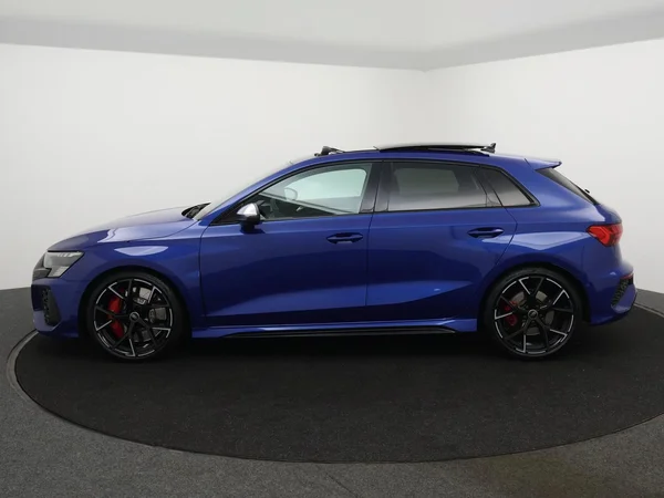 AUDI RS3 Sportback (2025) — foto 2 van 26