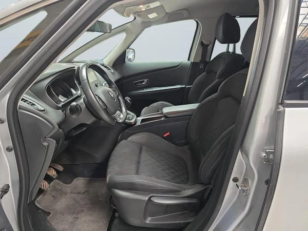 RENAULT Grand Scénic (2019) — foto 3 van 29