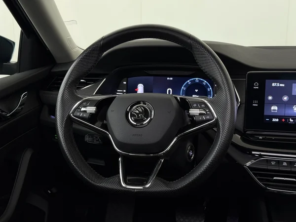 SKODA Octavia (2022) — foto 14 van 33