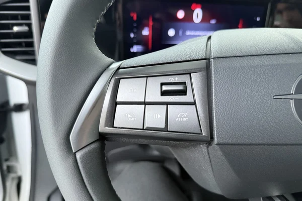 Opel Mokka (2025) — foto 6 van 16
