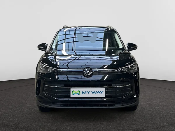 VOLKSWAGEN Tiguan (2026) — foto 12 van 15