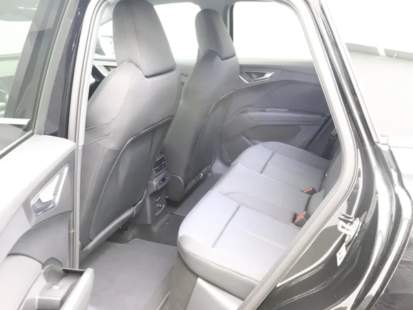 AUDI Q4 e-tron (2025) — foto 6 van 20