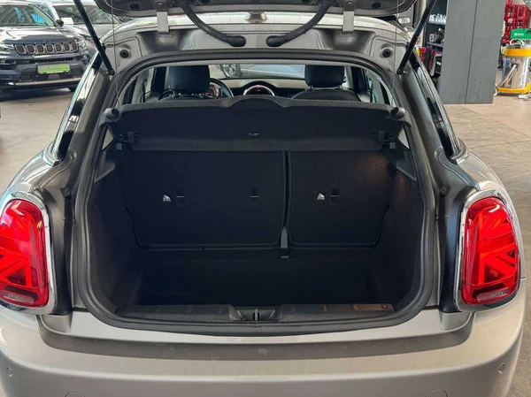 MINI One (2019) — foto 14 van 18