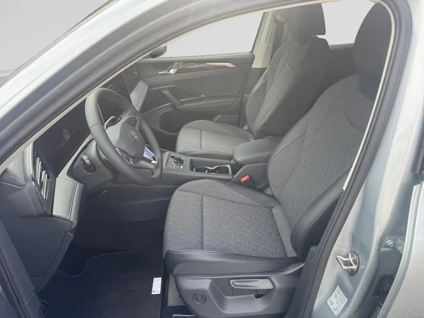 VOLKSWAGEN Tiguan (2026) — foto 11 van 22