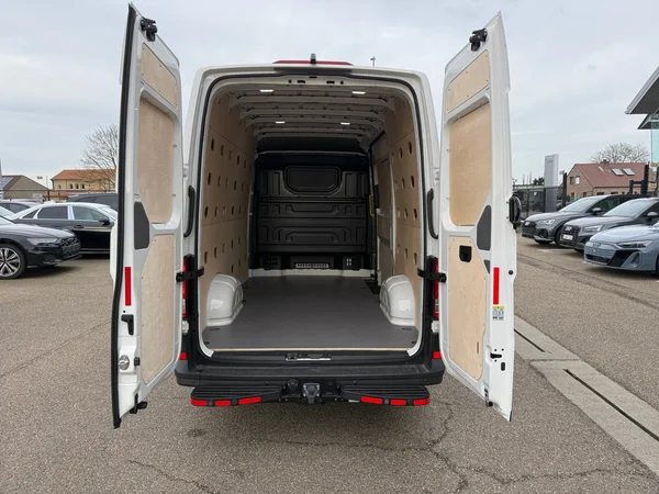 VOLKSWAGEN Crafter 35 Fourgon Mwb Hr (2025) — foto 13 van 15