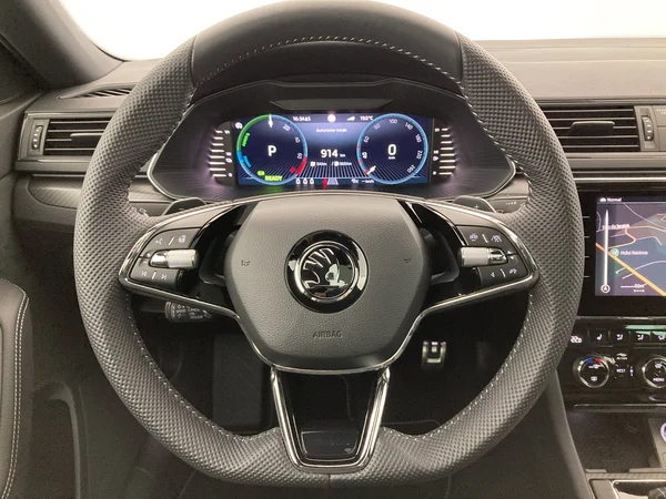SKODA Superb Combi (2023) — foto 31 van 31