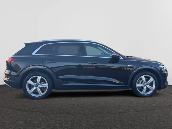 AUDI e-tron (2023) — foto 18 van 20