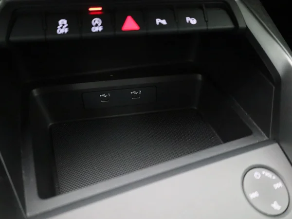 Audi A3 (2022) — foto 13 van 40