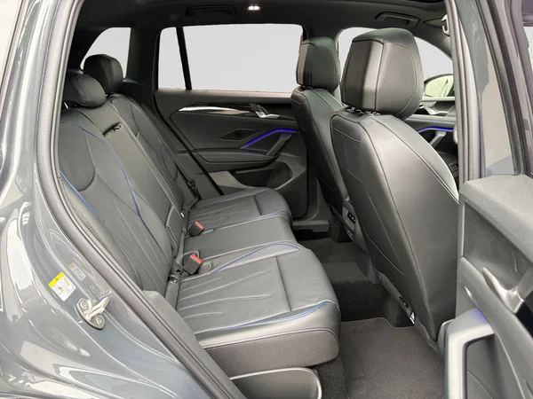 VOLKSWAGEN Tiguan (2026) — foto 15 van 18