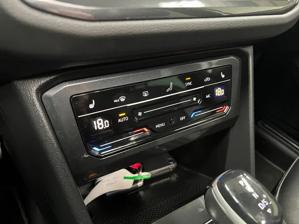 VOLKSWAGEN Tiguan (2023) — foto 4 van 20