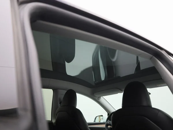 Tesla Model Y (2022) — foto 31 van 42