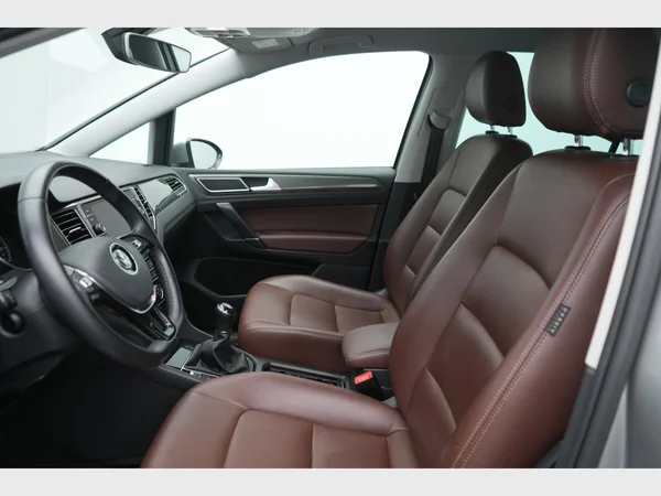 VOLKSWAGEN Golf Sportsvan (2019) — foto 2 van 27