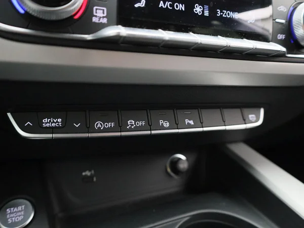 Audi A5 (2022) — foto 26 van 48