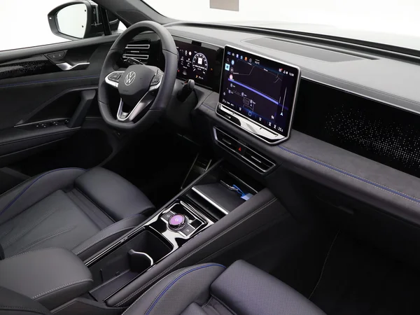 VOLKSWAGEN Tiguan (2026) — foto 18 van 24