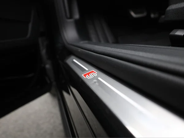 AUDI Q4 e-tron (2025) — foto 7 van 22